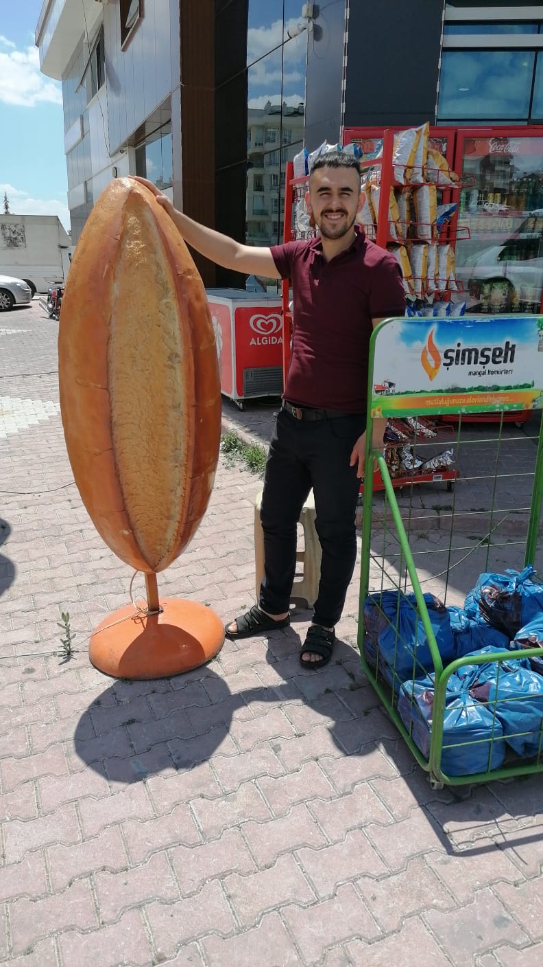 Tamamlanmış ekmek maketi